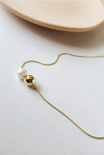 Load image into Gallery viewer, Shiny Gold Tone Pearl Ally Necklace
